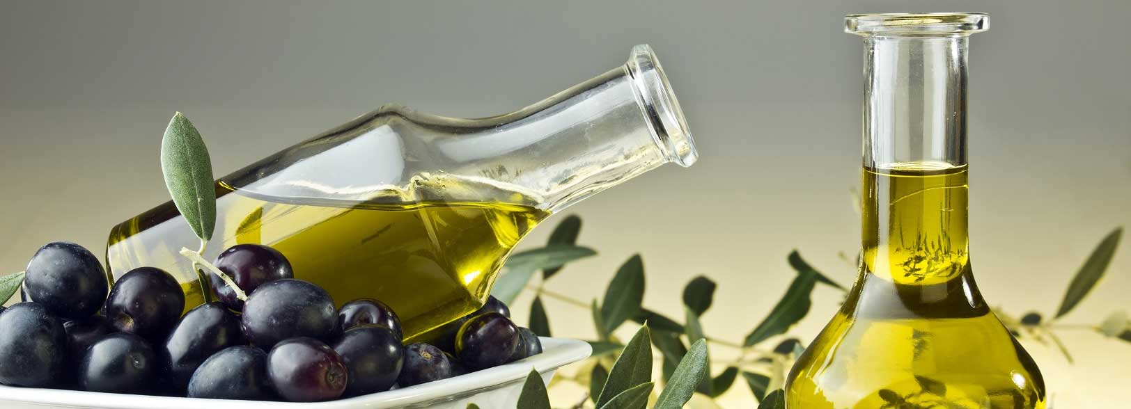 Масло будем здоровы. Olive Oil масло оливковое. Равғани зайтун. Оливковое масло Parnonas Греция. Оливки и оливковое масло.
