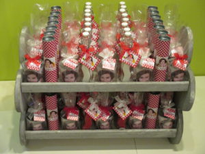 Communiebedankjes rood met witte bloempjes
